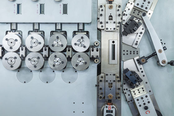 XD-680 Model 3.00 - 8.00mm Maszyna do zwijania sprężyn CNC z serwo Motion System